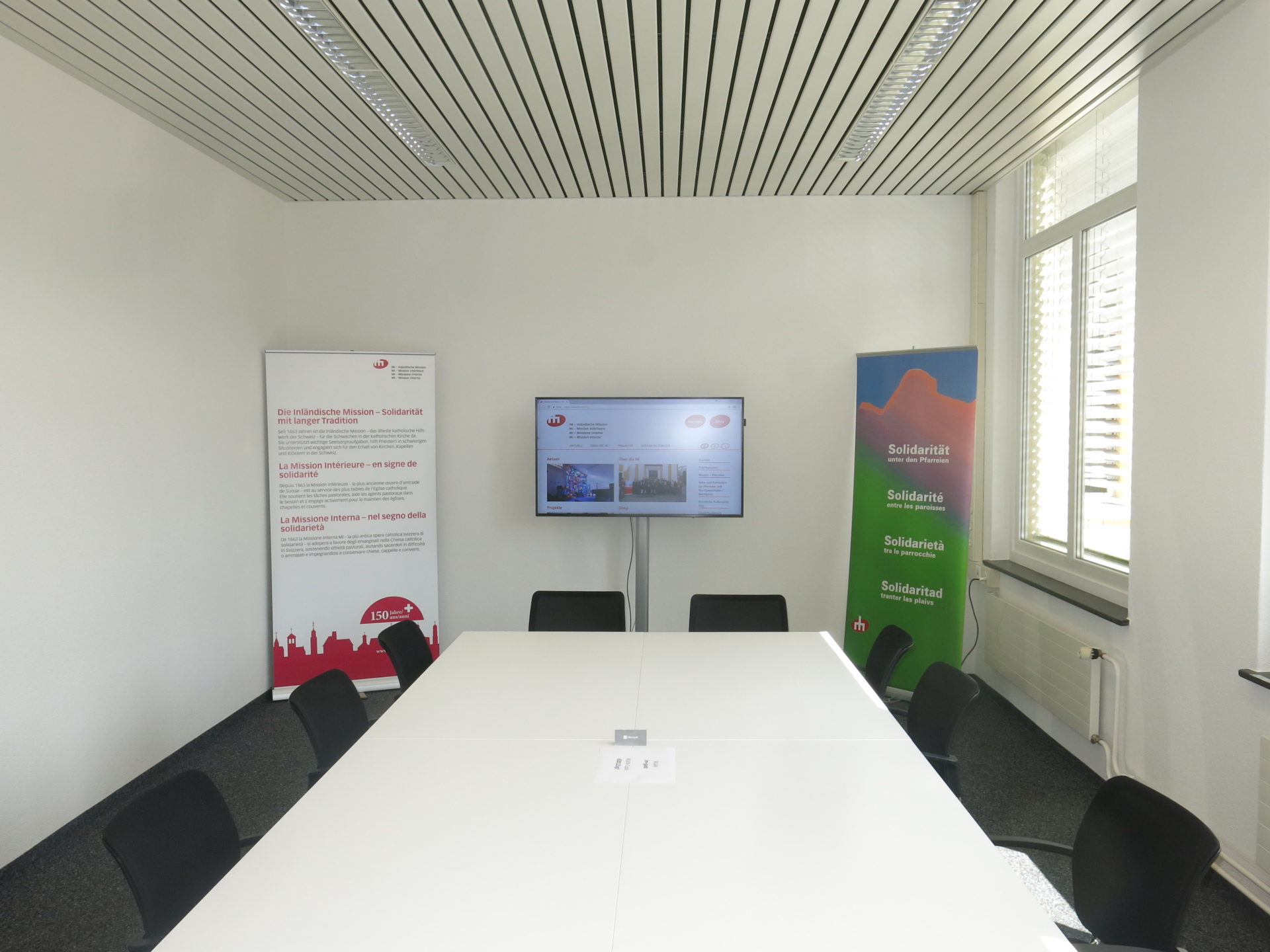 Das grosse Sitzungszimmer der IM-Geschäftsstelle in Zofingen, das Platz für 20 bis 30 Personen bietet. (Foto: ufw)